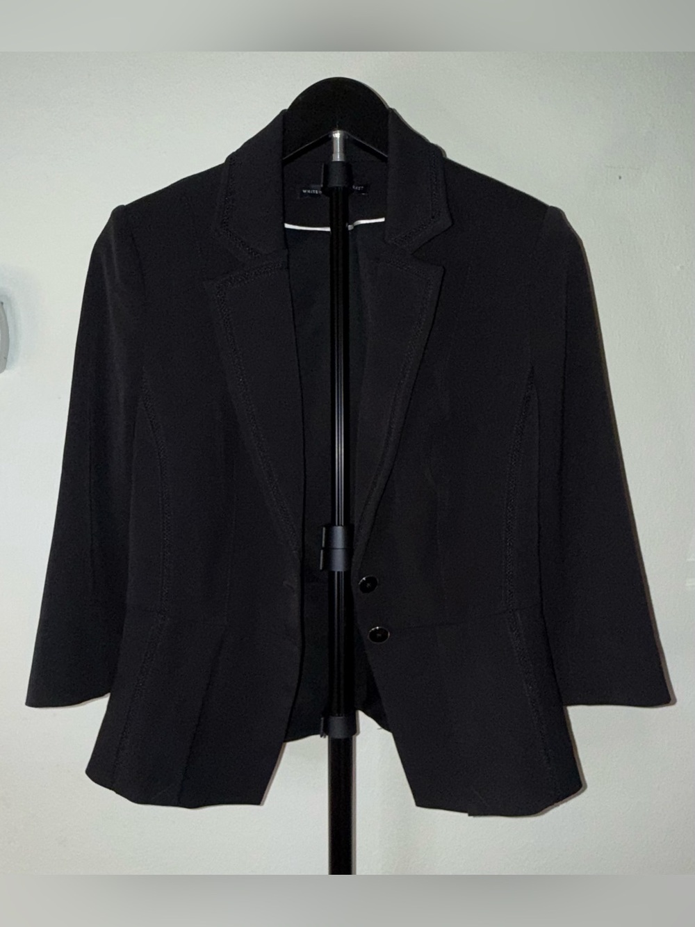 White House Black Market Tailored Black Fitted Women's Blazer, size 0